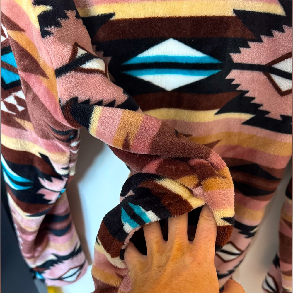 Trail Crest Aztec Fleece Pullover - Picture 4 of 4